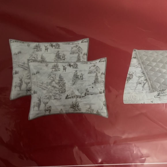 The holiday collection full/queen four piece quilt set new with tags - Picture 9 of 9